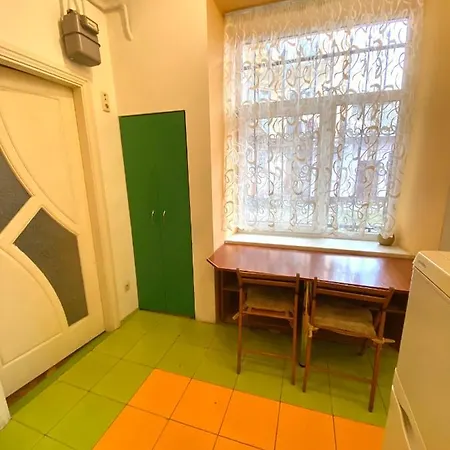 Apartment біля залізничного вокзалу вулиця залізнична 10 до 5 гостей