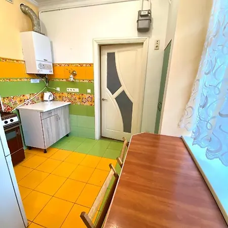 Apartment біля залізничного вокзалу вулиця залізнична 10 до 5 гостей