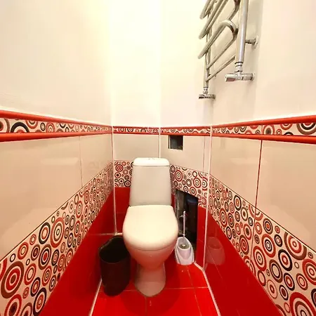 біля залізничного вокзалу вулиця залізнична 10 до 5 гостей