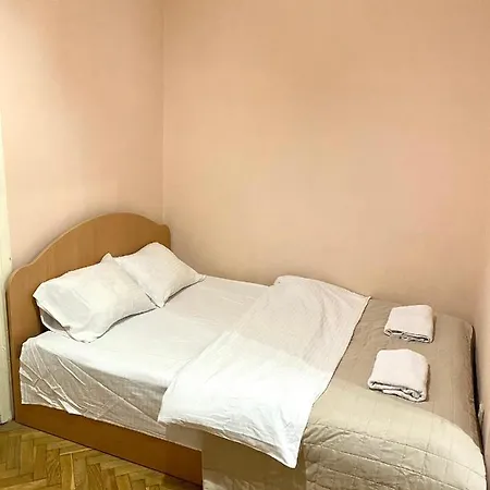 公寓 біля залізничного вокзалу вулиця залізнична 10 до 5 гостей *