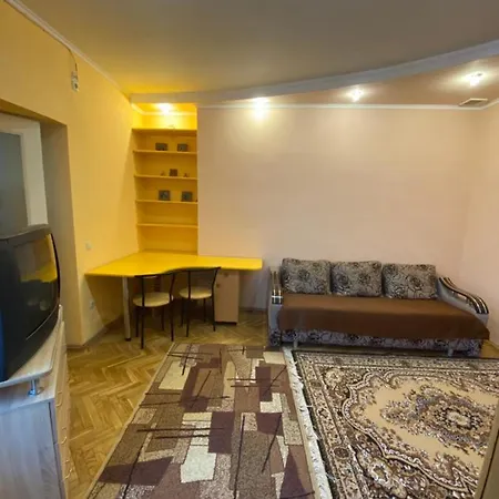 Apartment біля залізничного вокзалу вулиця залізнична 10 до 5 гостей Lviv