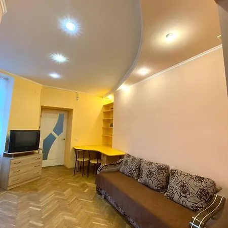 Apartment біля залізничного вокзалу вулиця залізнична 10 до 5 гостей Lviv