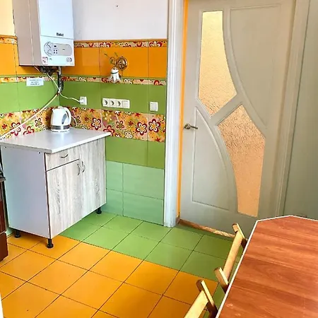 біля залізничного вокзалу вулиця залізнична 10 до 5 гостей * Lemberg