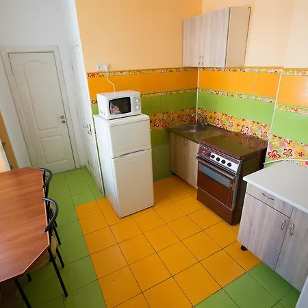 Apartment біля залізничного вокзалу вулиця залізнична 10 до 5 гостей *