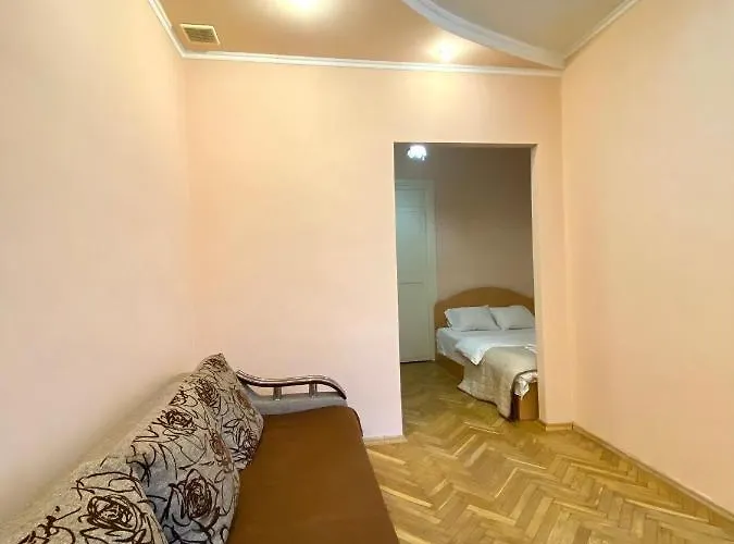 біля залізничного вокзалу вулиця залізнична 10 до 5 гостей إلفيف