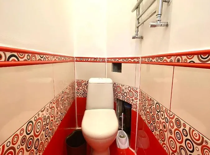 біля залізничного вокзалу вулиця залізнична 10 до 5 гостей