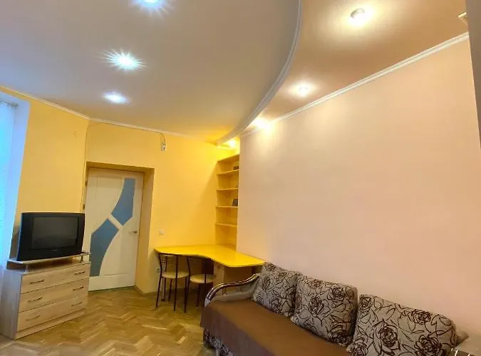 Apartamento біля залізничного вокзалу вулиця залізнична 10 до 5 гостей Leópolis