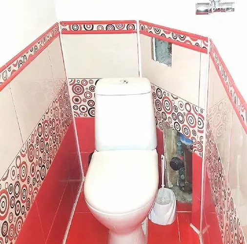 біля залізничного вокзалу вулиця залізнична 10 до 5 гостей Apartamento Leópolis