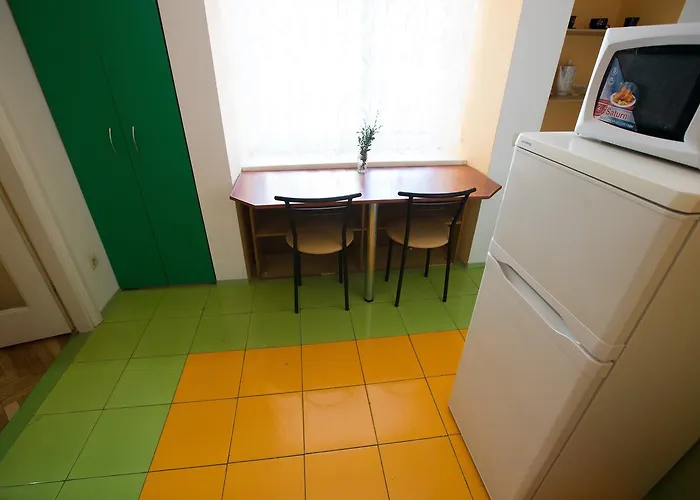 біля залізничного вокзалу вулиця залізнична 10 до 5 гостей Apartamento