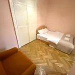 Апартаменты біля залізничного вокзалу вулиця залізнична 10 до 5 гостей *