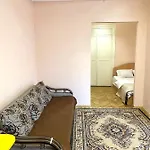 Апартаменты біля залізничного вокзалу вулиця залізнична 10 до 5 гостей *